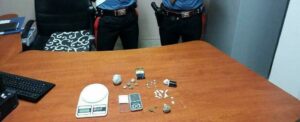 Scoperto un “piccolo supermarket della droga” nel crotonese, una persona arrestata item-thumbnail