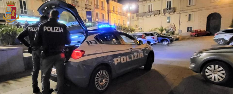 Guida ubriaco ed aggredisce i poliziotti. 32enne finisce in manette