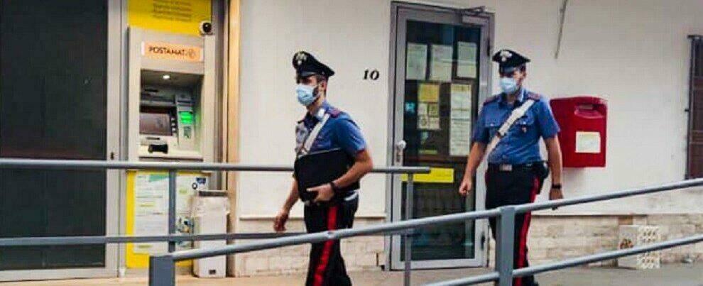 Direttrice dell’ufficio postale blocca le porte impedendo una rapina nel cosentino