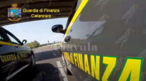 Calabria: Utilizzavano la “Carta del Docente”, per comprare smart-tv ed elettrodomestici. Multati 62 insegnanti e un commerciante item-thumbnail