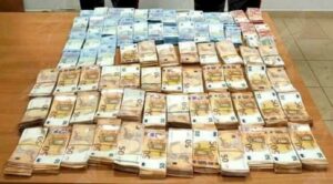 Calabria: Nascondevano 1,5 milioni di euro dietro al mobile, denunciati due pensionati item-thumbnail