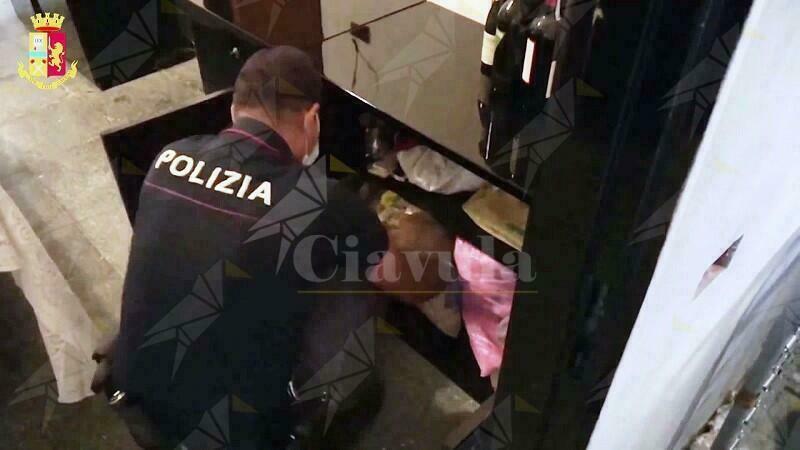 Calabria: Nasconde in casa 67 grammi di marijuana, arrestato