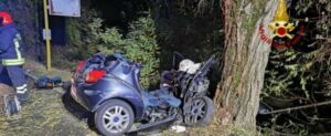 Tre ragazzi di 17 e 18 anni muoiono in un incidente stradale. Ferito un 16enne item-thumbnail
