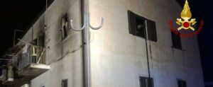 Calabria, scoppia incendio in un appartamento: un uomo trasportato in ospedale item-thumbnail