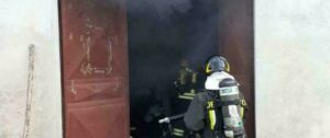 Scoppia incendio in appartamento nel vibonese: uomo precipita in una scarpata per sfuggire dalle fiamme item-thumbnail