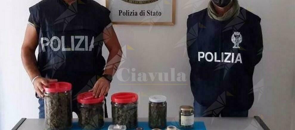 Un bazar della droga nel casolare. Padre e figlio in manette