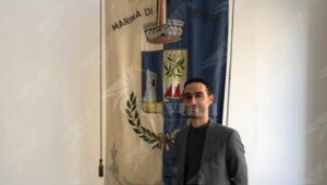 Marina di Gioiosa: Il consigliere Romeo promuove l’iniziativa “A Natale io compro locale” item-thumbnail