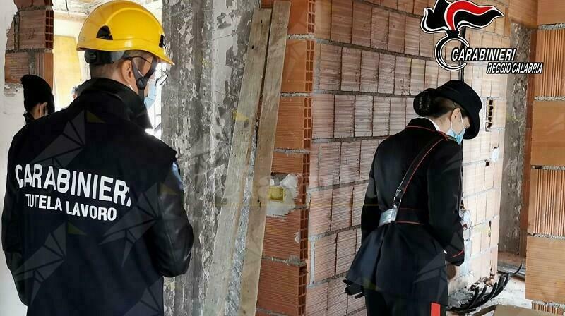 Calabria, maxi controlli dei carabinieri ai cantieri edili. Oltre 100 i lavoratori controllati, sequestrate alcune imprese