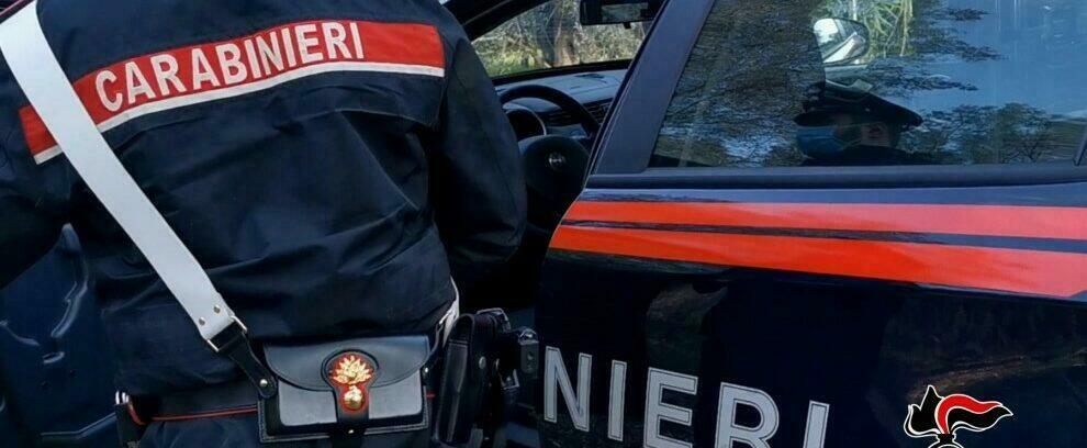 Marina di Gioiosa, spacciava cocaina dietro bancarella di frutta e verdura: arrestato