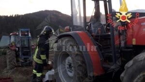 Ragazza finisce sotto il trattore guidato dal padre e muore. È accaduto in Calabria item-thumbnail