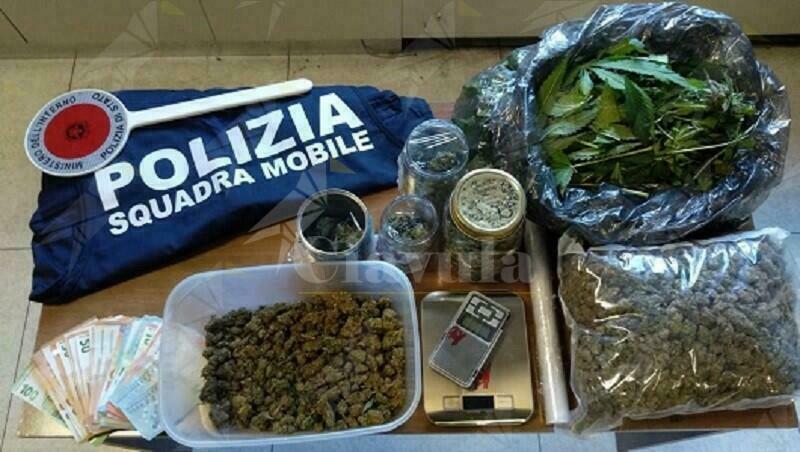 Sorpreso in possesso di 1 kg di marijuana, arrestato