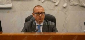 Versace: “Il Mediterraneo smetta di essere un cimitero” item-thumbnail