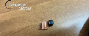Colpi d’arma da fuoco nei pressi di un’abitazione: in manette un calabrese per tentato omicidio item-thumbnail