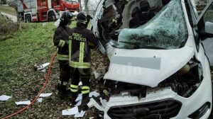 Muore a 16 anni in un incidente stradale durante uno stage. Sinistra Italiana: “Il Governo smetta di fare finta di niente” item-thumbnail