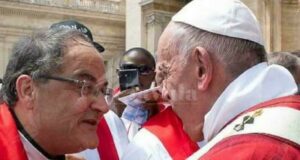 Il prete Francesco Carlino accusa il sindaco di Siderno di “sciacallaggio” item-thumbnail