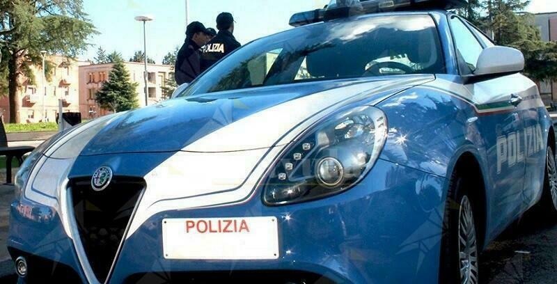 Calabria, due persone in manette per detenzione di sostanza stupefacente