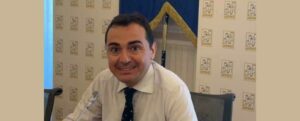 Mantegna replica a Princi: “Anzichè schierarsi con il suo territorio tutela la burocrazia regionale pagata a peso d’oro” item-thumbnail