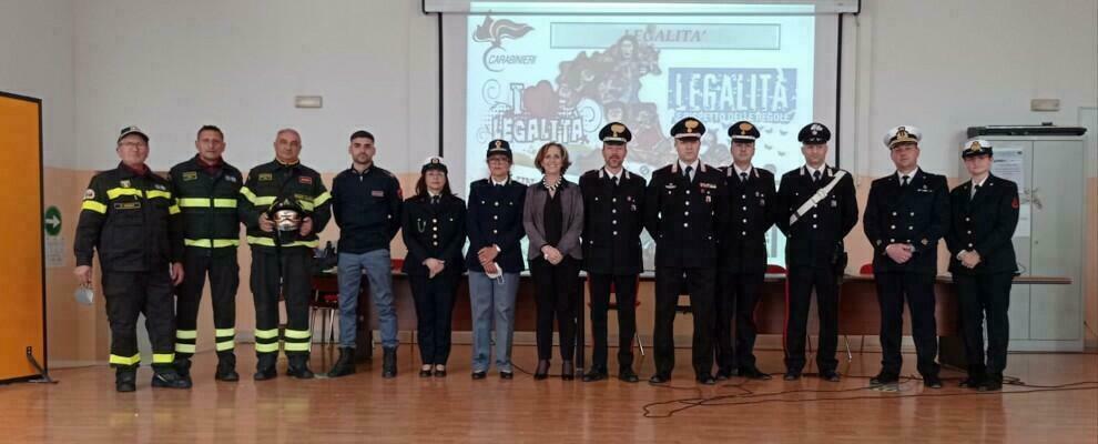 Le forze dell’ordine incontrano gli alunni delle scuole di Siderno per riaffermare la cultura della legalità