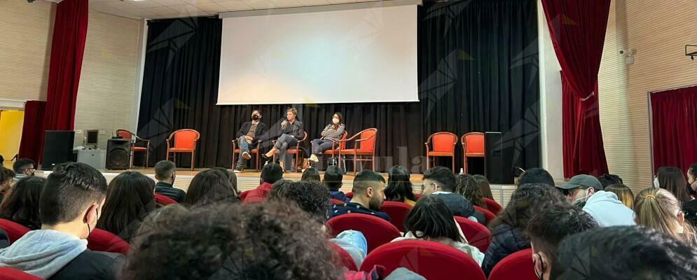 Gioiosa, al Liceo Scientifico si è parlato di “Alimentazione, Sport e corretti stili di vita”