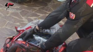 Gioia Tauro: In auto con 87 kg di cocaina, arrestato item-thumbnail