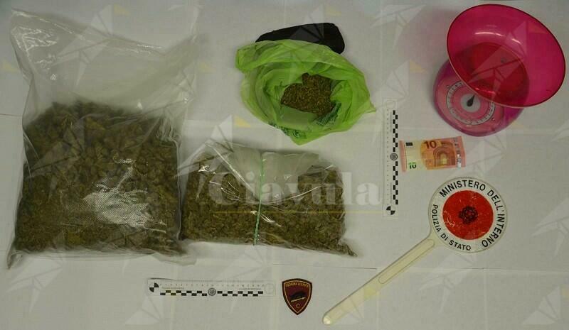 Calabria, sorpreso in casa con 1,7 kg di marijuana,  quarantenne in manette