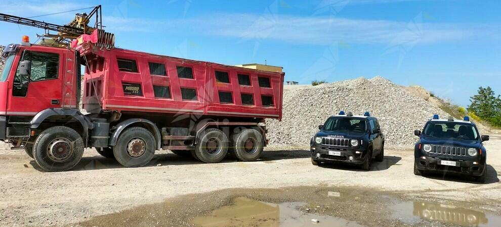 Calabria: Furti di materiali inerti, tre operai in manette