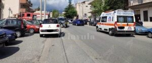 Incidente stradale a Gioiosa Ionica tra un’auto e un furgone che trasportava bambini item-thumbnail