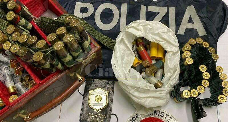 Calabria, denunciato per detenzione abusiva di munizioni