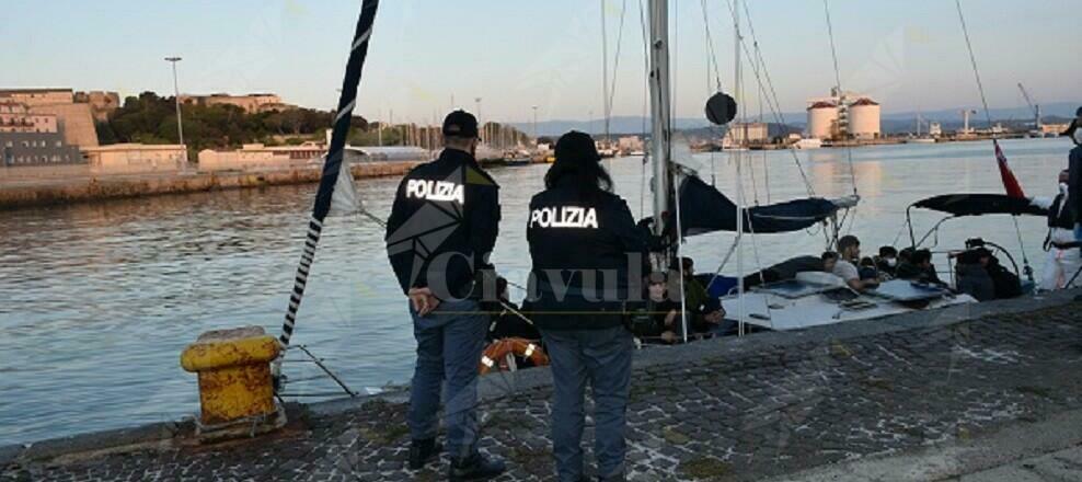 Sbarchi clandestini in Calabria, fermati tre presunti scafisti