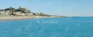 Confermate a Roccella Jonica le “Bandiere Blu” per la spiaggia e per il Porto delle Grazie item-thumbnail