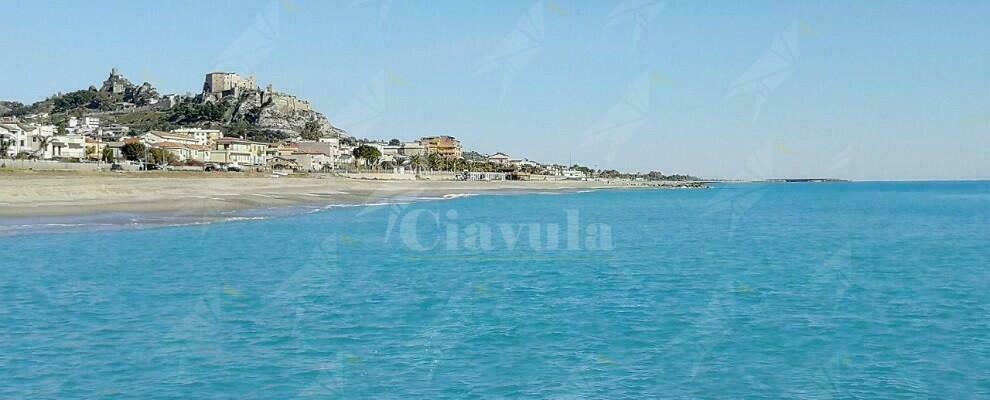 Confermate a Roccella Jonica le “Bandiere Blu” per la spiaggia e per il Porto delle Grazie