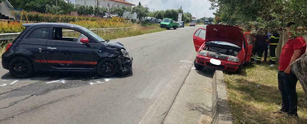 Schianto tra due auto nel vibonese, feriti rimasti intrappolati tra le lamiere