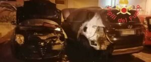 Notte di fuoco in Calabria: diverse auto distrutte dalle fiamme. Non si esclude ipotesi dolo item-thumbnail