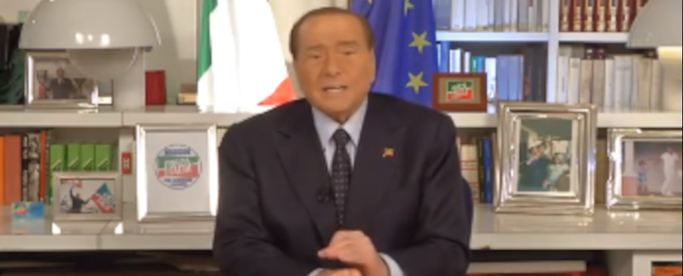 Berlusconi: “Indispensabile l’unità politica e militare dell’Europa”