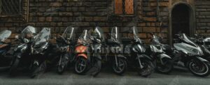 Un’altra notte cauloniese violentata dall’intoccabile “gang dei motorini truccati” item-thumbnail