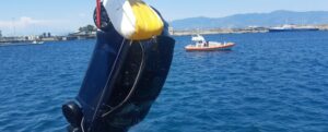 Finisce con l’auto in mare, salvato un uomo al porto di Reggio Calabria item-thumbnail