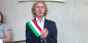 Si è insediato il nuovo sindaco di Caulonia item-thumbnail