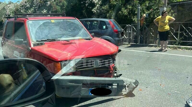 Incidente stradale a Caulonia Marina, coinvolte due automobili