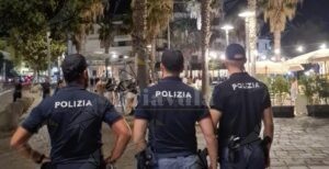 Musica assordante sul lungomare di Crotone. Denunciate tre persone, sequestrate le attrezzature item-thumbnail