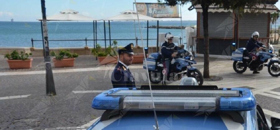 Calabria, lavorano e percepiscono il reddito di cittadinanza. Sorpresi dalla polizia