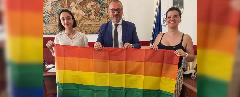 Reggio Calabria, il sindaco ff Versace riceve i vertici di Arcigay