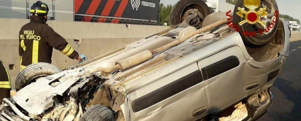 Paura in autostrada, perde il controllo del mezzo e si schianta contro un’autocisterna. Un ferito grave