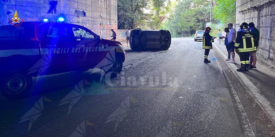 Incidente stradale, coinvolte due auto