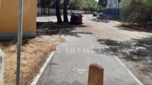 Roccella, parcheggi selvaggi a caccia dell’ombra item-thumbnail