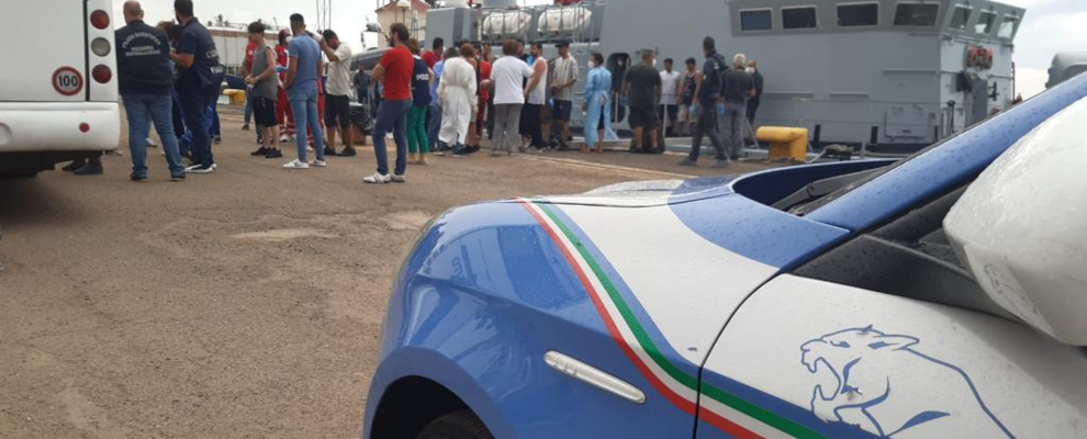 Sbarco migranti nel crotonese, in carcere quattro scafisti