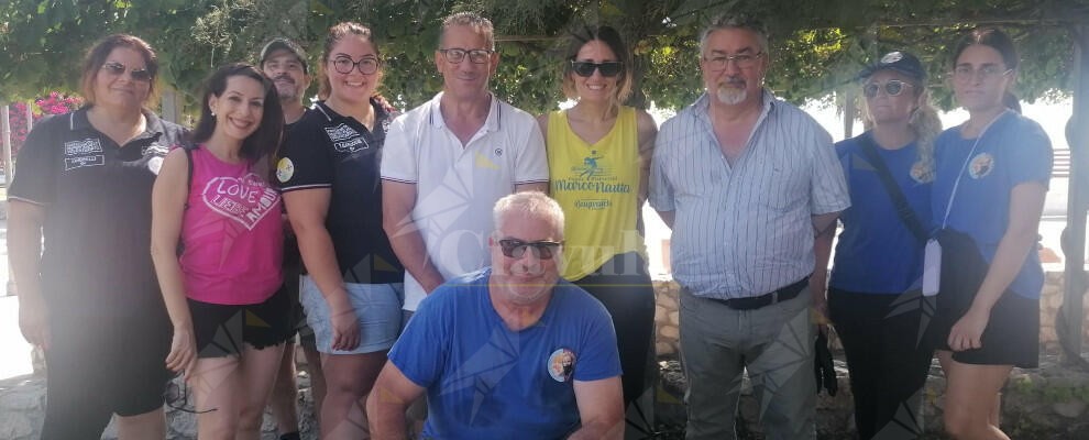 I volontari ripuliscono il lungomare di Caulonia – fotogallery