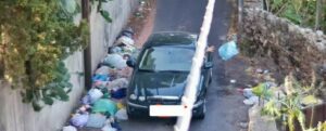 Reggio Calabria, titolare di un’azienda beccato a scaricare rifiuti in strada: denunciato item-thumbnail