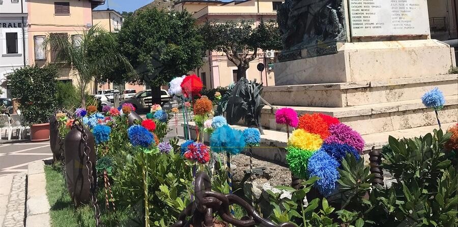 Abbellita piazza Vittorio Veneto a Gioiosa Ionica