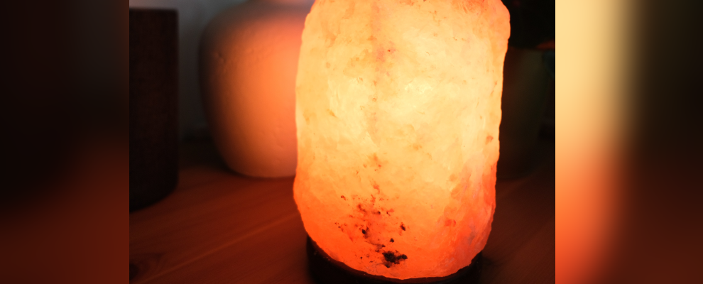 Aria più sana con la lampada di sale: è possibile?