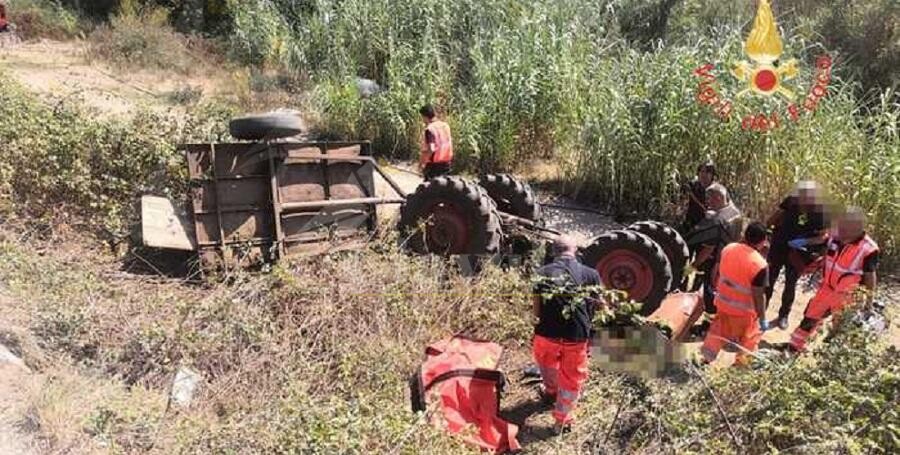 Tragedia a Cittanova. Trattore si ribalta, muore a 16 anni